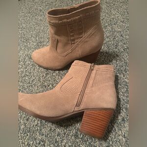 Market & Spruce Caia Taupe Heeled Suede Boot